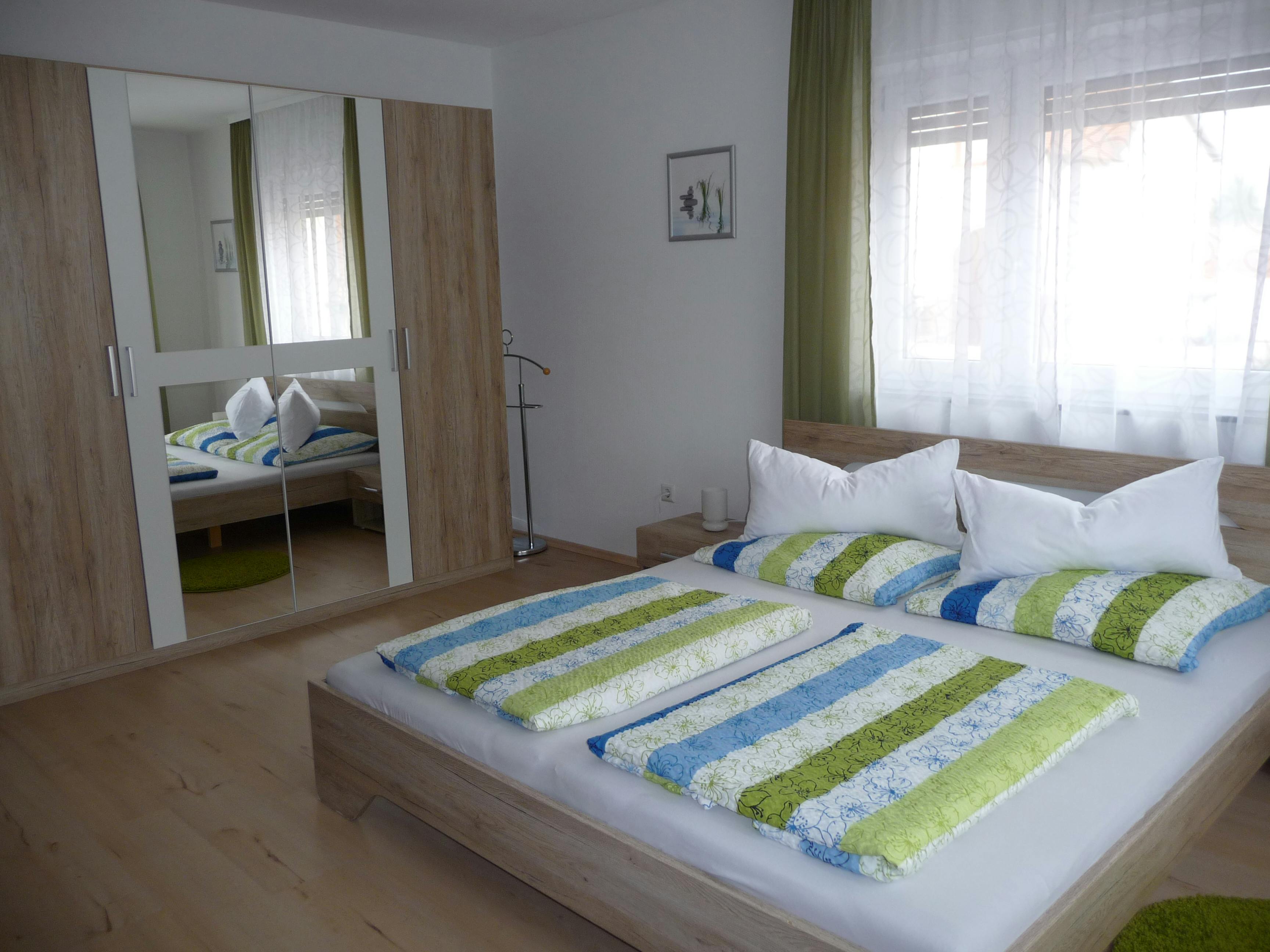 Schlafzimmerbild 2